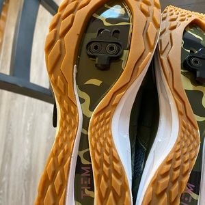 T.I.M Women's Athletic Shoes - Camouflage and White